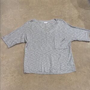 LA MIEL Light Gray V-Neck Short Sleeve Top